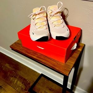 Nike Womens Metcon Running Shoes